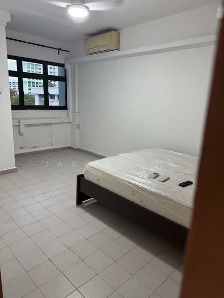 270 Yishun Street 22, 270 Yishun Street 22, 2 Bedrooms, 796 sqft, HDB Flat For Rent, by Jason Chen, 500127358 - Bedroom - PropertyGuru.com.sg