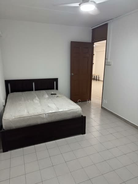 270 Yishun Street 22, 270 Yishun Street 22, 2 Bedrooms, 796 sqft, HDB Flat For Rent, by Jason Chen, 500127358 - Bedroom - PropertyGuru.com.sg