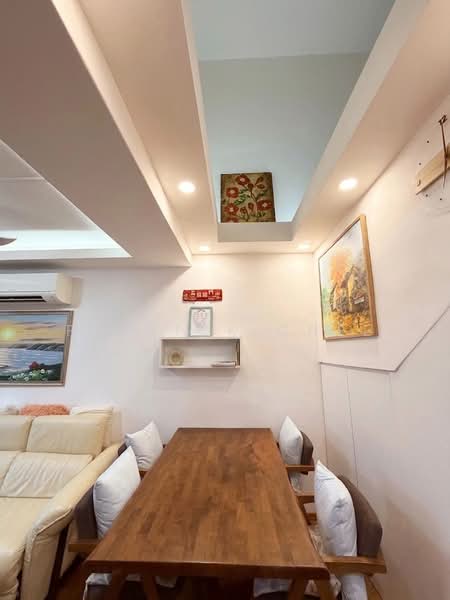 230 Hougang Avenue 1, 230 Hougang Avenue 1, 4 Bedrooms, 1,507 sqft, HDB Flat For Sale, by Patrick Chee, 500127369 - Living Room - PropertyGuru.com.sg