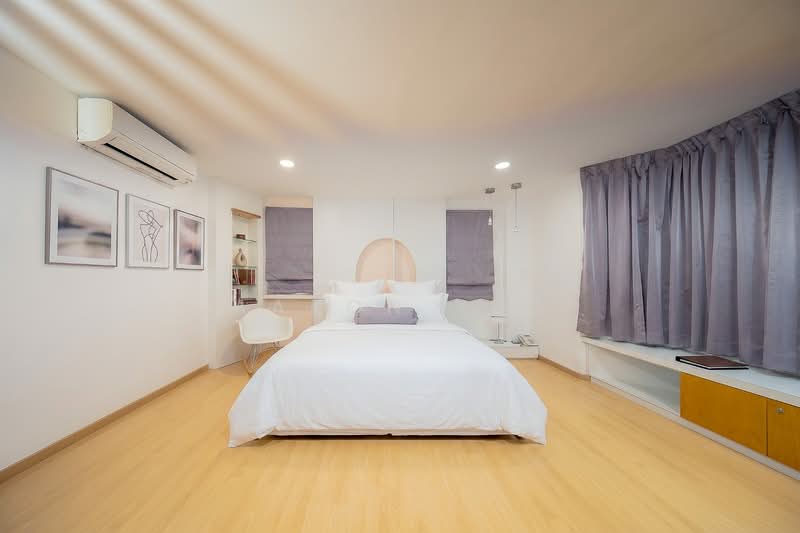C.H.E.A.P 3 Storey Corner Terrace for Sale D26, Springside, 4 Bedrooms, 3,300 sqft, Corner Terrace For Sale, by Aaron Yeo, 500127370 - Bedroom - PropertyGuru.com.sg