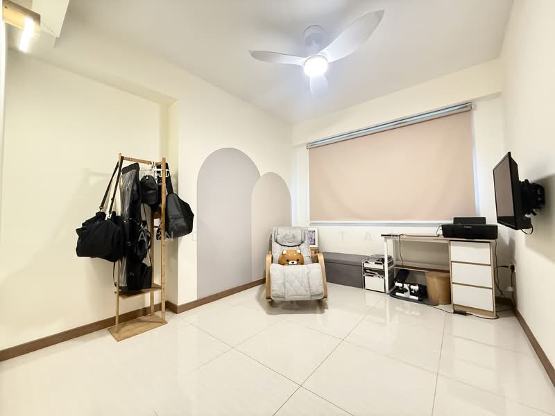 154B Bedok South Road, 154B Bedok South Road, 3 Bedrooms, 1,001 sqft, HDB Flat For Sale, by Andreas Tan, 500127371 - Living Room - PropertyGuru.com.sg
