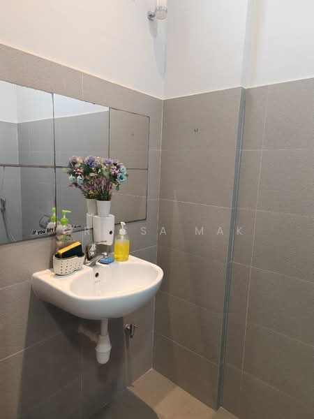 Proxima @ Gambas, 50 Gambas Crescent, 1,841 sqft, Light Industrial (B1) For Sale, by Gressa Mak, 500127394 - Bathroom - CommercialGuru.com.sg