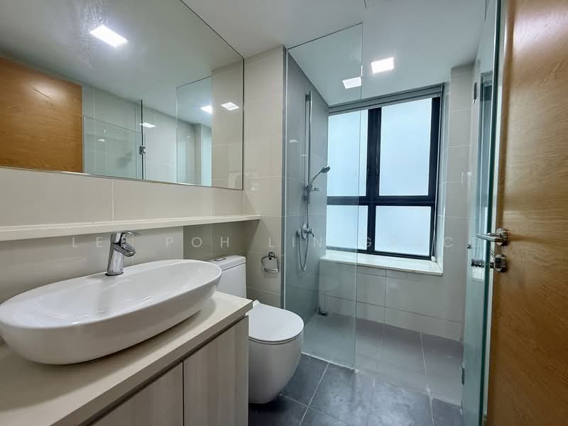 The Gale, 72 Flora Road, 3 Bedrooms, 1,044 sqft, Condominium For Sale, by Lee Poh Lin Grace, 500127395 - Bathroom - PropertyGuru.com.sg
