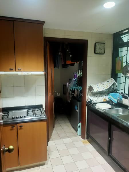 Summerdale, 2 Boon Lay Drive, 3 Bedrooms, 1,399 sqft, Condominium For Rent, by Glen Ong, 500127399 - PropertyGuru.com.sg