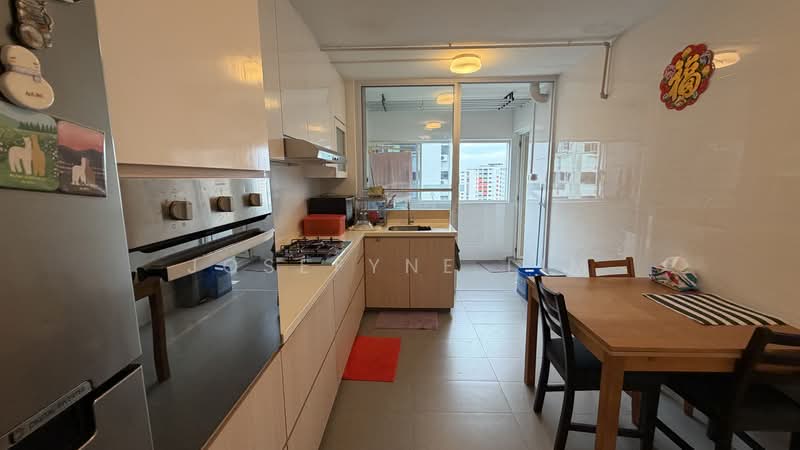 213 Ang Mo Kio Avenue 3, 213 Ang Mo Kio Avenue 3, 3 Bedrooms, 882 sqft, HDB Flat For Sale, by Josefyne Lim, 500127409 - Kitchen - PropertyGuru.com.sg