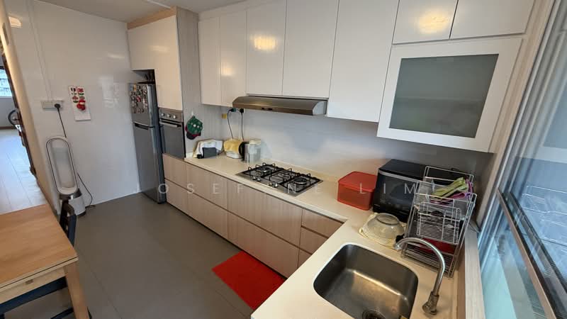 213 Ang Mo Kio Avenue 3, 213 Ang Mo Kio Avenue 3, 3 Bedrooms, 882 sqft, HDB Flat For Sale, by Josefyne Lim, 500127409 - Kitchen - PropertyGuru.com.sg