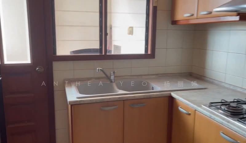 Carissa Park Condo, 4 Flora Drive, 2 Bedrooms, 1,001 sqft, Condominium For Sale, by Anthea Yeo 杨丽娇, 500127414 - Kitchen - PropertyGuru.com.sg