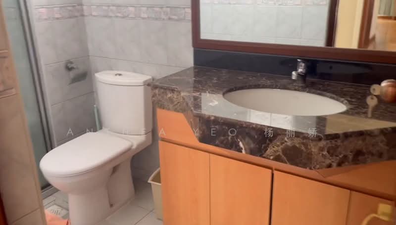 Carissa Park Condo, 4 Flora Drive, 2 Bedrooms, 1,001 sqft, Condominium For Sale, by Anthea Yeo 杨丽娇, 500127414 - Bathroom - PropertyGuru.com.sg