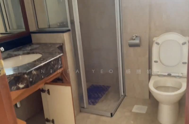 Carissa Park Condo, 4 Flora Drive, 2 Bedrooms, 1,001 sqft, Condominium For Sale, by Anthea Yeo 杨丽娇, 500127414 - Bathroom - PropertyGuru.com.sg