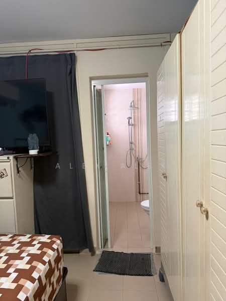 350 Bukit Batok Street 34, 350 Bukit Batok Street 34, 3 Bedrooms, 903 sqft, HDB Flat For Sale, by Alex Alex, 500127432 - Bedroom - PropertyGuru.com.sg