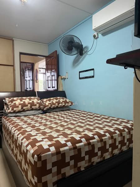 350 Bukit Batok Street 34, 350 Bukit Batok Street 34, 3 Bedrooms, 903 sqft, HDB Flat For Sale, by Alex Alex, 500127432 - Bedroom - PropertyGuru.com.sg
