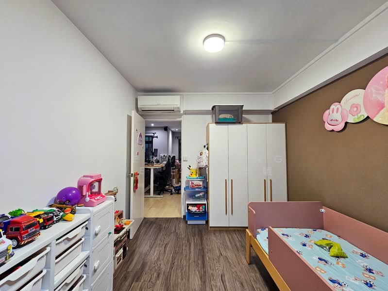 176 Lompang Road, 176 Lompang Road, 3 Bedrooms, 1,086 sqft, HDB Flat For Sale, by Cheryl Chng Xue'Er 庄雪娥, 500127446 - 2nd Bedroom - PropertyGuru.com.sg