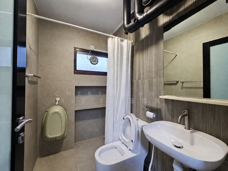 176 Lompang Road, 176 Lompang Road, 3 Bedrooms, 1,086 sqft, HDB Flat For Sale, by Cheryl Chng Xue'Er 庄雪娥, 500127446 - Common Bathroom - PropertyGuru.com.sg