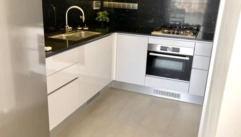 Kallang Riverside, 51 Kampong Bugis, 2 Bedrooms, 1,001 sqft, Condominium For Sale, by Aina Lie 李艾娜, 500127447 - Kitchen - PropertyGuru.com.sg