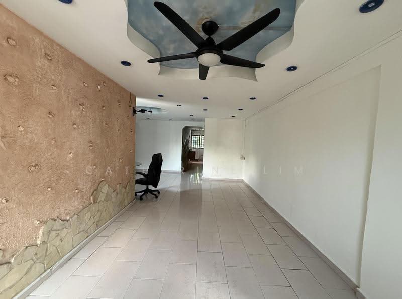 244 Hougang Street 22, 244 Hougang Street 22, Hougang / Punggol / Sengkang, 3 Bedrooms, 990 sqft, HDB Flat For Sale, by Catherine Lim, 500127452 - Living Room - PropertyGuru.com.sg