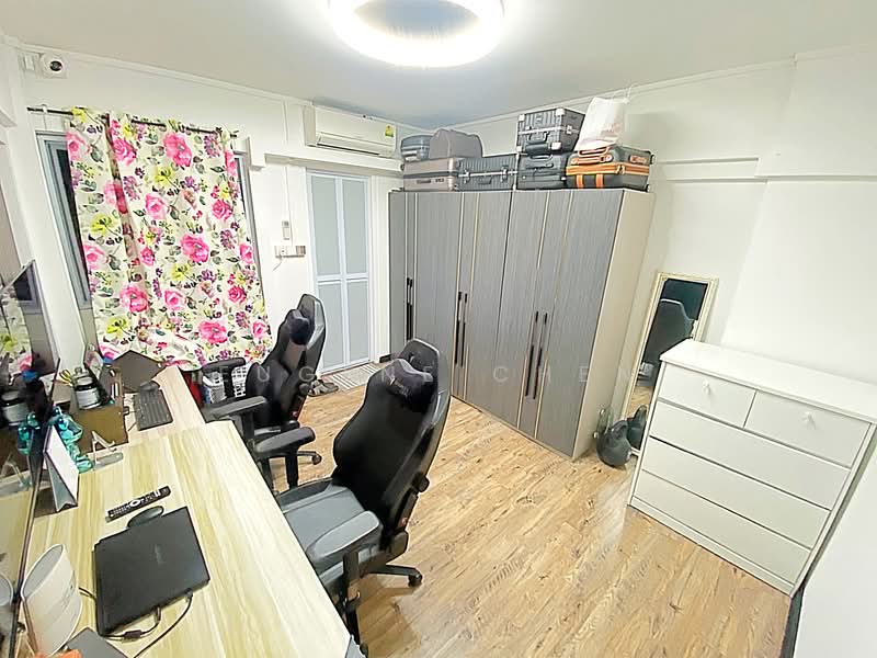 426 Pasir Ris Drive 6, 426 Pasir Ris Drive 6, 3 Bedrooms, 904 sqft, HDB Flat For Sale, by Eugene Chen, 500127457 - Study - PropertyGuru.com.sg