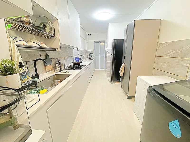 426 Pasir Ris Drive 6, 426 Pasir Ris Drive 6, 3 Bedrooms, 904 sqft, HDB Flat For Sale, by Eugene Chen, 500127457 - Kitchen - PropertyGuru.com.sg