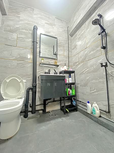426 Pasir Ris Drive 6, 426 Pasir Ris Drive 6, 3 Bedrooms, 904 sqft, HDB Flat For Sale, by Eugene Chen, 500127457 - Bathroom - PropertyGuru.com.sg