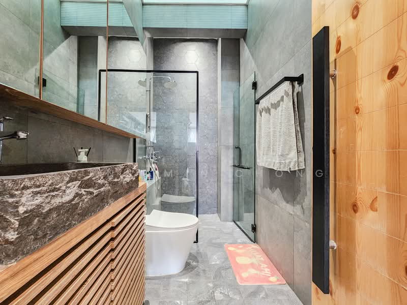 Stunning 5 Bedroom Renovated Terrace | Move-in | 999-yr | Near Kovan MRT, Jalan Arif, 5 Bedrooms, 3,500 sqft, Terraced House For Sale, by Benjamin Chong, 500127469 - Bathroom - PropertyGuru.com.sg