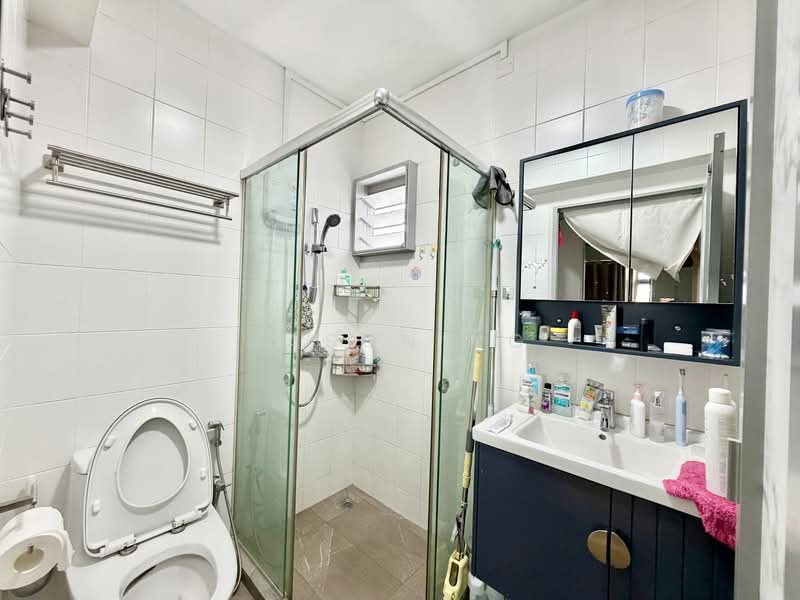 430B Yishun Avenue 11, 430B Yishun Avenue 11, 3 Bedrooms, 990 sqft, HDB Flat For Sale, by Jason Ng, 500127487 - Bathroom - PropertyGuru.com.sg