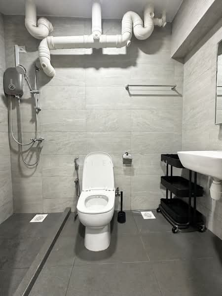 689B Choa Chu Kang Drive, 689B Choa Chu Kang Drive, 3 Bedrooms, 1,184 sqft, HDB Flat For Sale, by Daniel Lin, 500127494 - Bathroom - PropertyGuru.com.sg
