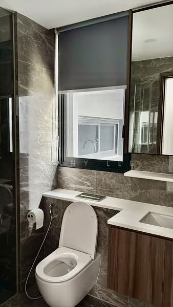 Lentor Modern, Lentor Central, 4 Bedrooms, 980 sqft, Condominium For Rent, by Jenny Lee, 500127498 - Bathroom - PropertyGuru.com.sg