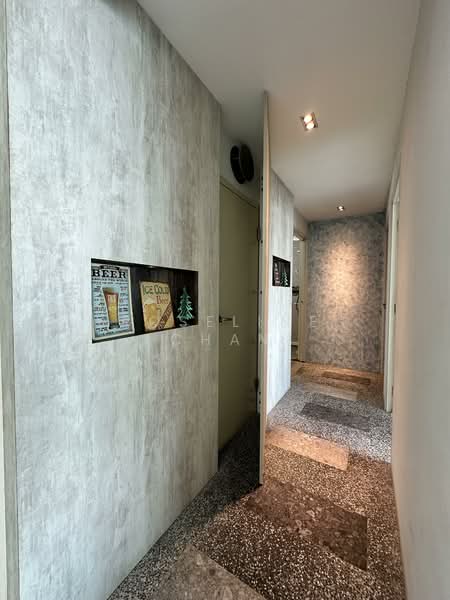 207C Punggol Place, 207C Punggol Place, 3 Bedrooms, 990 sqft, HDB Flat For Sale, by Roseline Chan, 500127502 - Corridor - PropertyGuru.com.sg