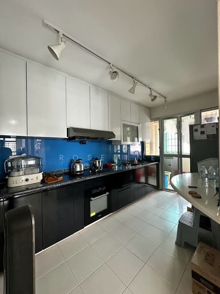 207C Punggol Place, 207C Punggol Place, 3 Bedrooms, 990 sqft, HDB Flat For Sale, by Roseline Chan, 500127502 - Kitchen - PropertyGuru.com.sg