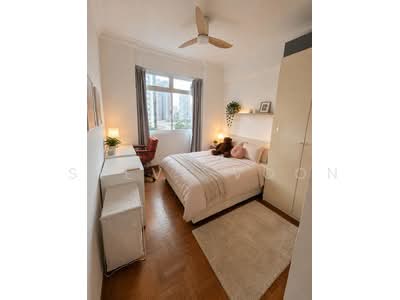 For Rent - La Crystal