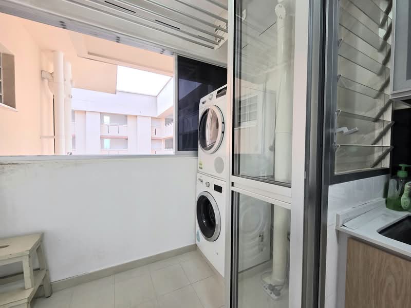 994B Buangkok Link, 994B Buangkok Link, 2 Bedrooms, 743 sqft, HDB Flat For Sale, by Cynthia Chan, 500127530 - Balcony - PropertyGuru.com.sg