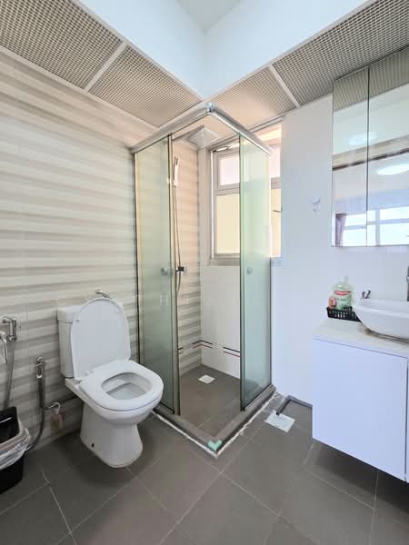 994B Buangkok Link, 994B Buangkok Link, 2 Bedrooms, 743 sqft, HDB Flat For Sale, by Cynthia Chan, 500127530 - Bathroom - PropertyGuru.com.sg