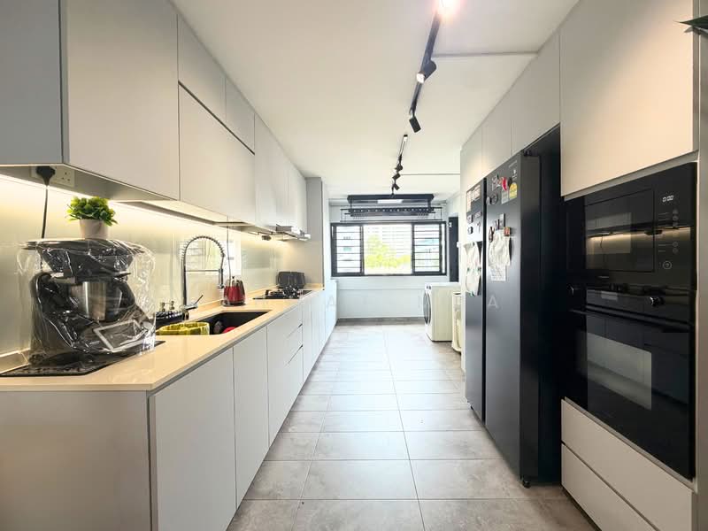 819 Tampines Street 81, 819 Tampines Street 81, 2 Bedrooms, 732 sqft, HDB Flat For Sale, by Rahmat MBA, 500127554 - Kitchen - PropertyGuru.com.sg