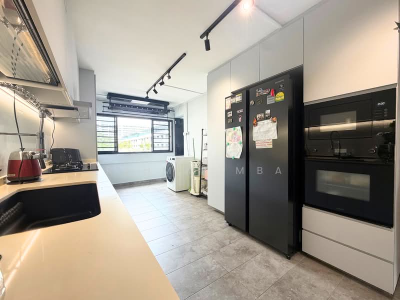 819 Tampines Street 81, 819 Tampines Street 81, 2 Bedrooms, 732 sqft, HDB Flat For Sale, by Rahmat MBA, 500127554 - Kitchen - PropertyGuru.com.sg