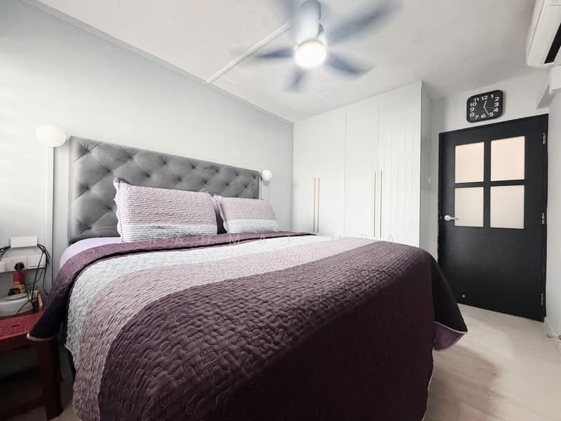 819 Tampines Street 81, 819 Tampines Street 81, 2 Bedrooms, 732 sqft, HDB Flat For Sale, by Rahmat MBA, 500127554 - Master Bedroom - PropertyGuru.com.sg
