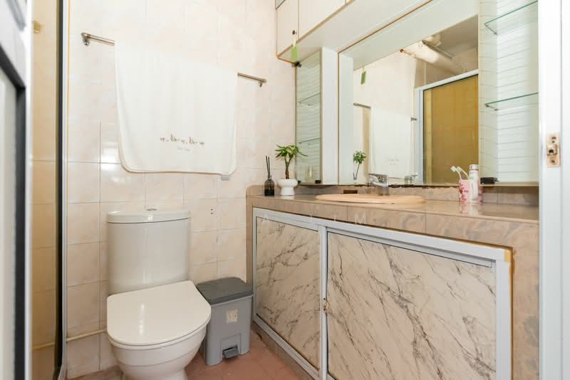 779 Woodlands Crescent, 779 Woodlands Crescent, 4 Bedrooms, 1,302 sqft, HDB Flat For Sale, by Aela Lim, 500127561 - Bathroom - PropertyGuru.com.sg