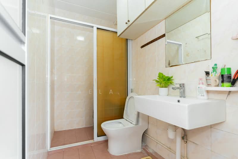 779 Woodlands Crescent, 779 Woodlands Crescent, 4 Bedrooms, 1,302 sqft, HDB Flat For Sale, by Aela Lim, 500127561 - Bathroom - PropertyGuru.com.sg