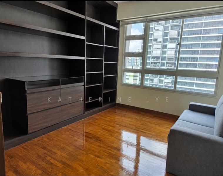 268C Punggol Field, 268C Punggol Field, 3 Bedrooms, 1,022 sqft, HDB Flat For Sale, by Katherine Lye, 500127566 - Common bedroom with walk-in wardrobe - PropertyGuru.com.sg