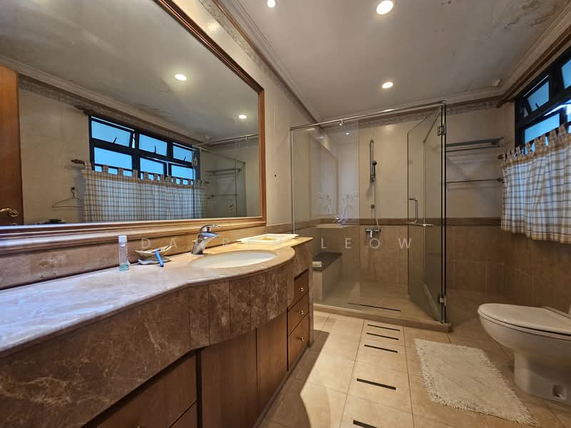 3 Storey Freehold Semi D 1km to RGPS, Watten Rise, Watten Estate Road, Watten View, Shelford Road, Shelford View, 6 Bedrooms, 6,500 sqft, Semi-Detached House For Sale, by Darren Leow, 500127569 - Bathroom - PropertyGuru.com.sg
