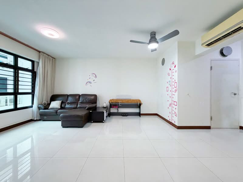 278B Compassvale Bow, 278B Compassvale Bow, 4 Bedrooms, 1,216 sqft, HDB Flat For Sale, by Joyce Lye Hui Xin, 500127570 - Living Room - PropertyGuru.com.sg