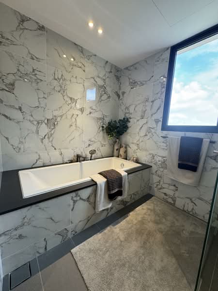 Tembusu Grand, 94 Jalan Tembusu, 5 Bedrooms, 2,691 sqft, Condominium For Sale, by Paige Mou, 500127585 - Bathroom - PropertyGuru.com.sg