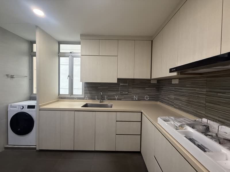 Avila Gardens, 19 Flora Road, 3 Bedrooms, 1,324 sqft, Condominium For Rent, by Sally Ng, 500127596 - Kitchen - PropertyGuru.com.sg