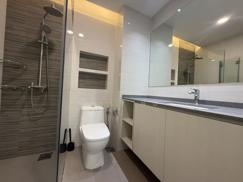 Avila Gardens, 19 Flora Road, 3 Bedrooms, 1,324 sqft, Condominium For Rent, by Sally Ng, 500127596 - Bathroom - PropertyGuru.com.sg