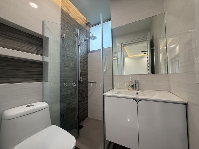 Avila Gardens, 19 Flora Road, 3 Bedrooms, 1,324 sqft, Condominium For Rent, by Sally Ng, 500127596 - Bathroom - PropertyGuru.com.sg