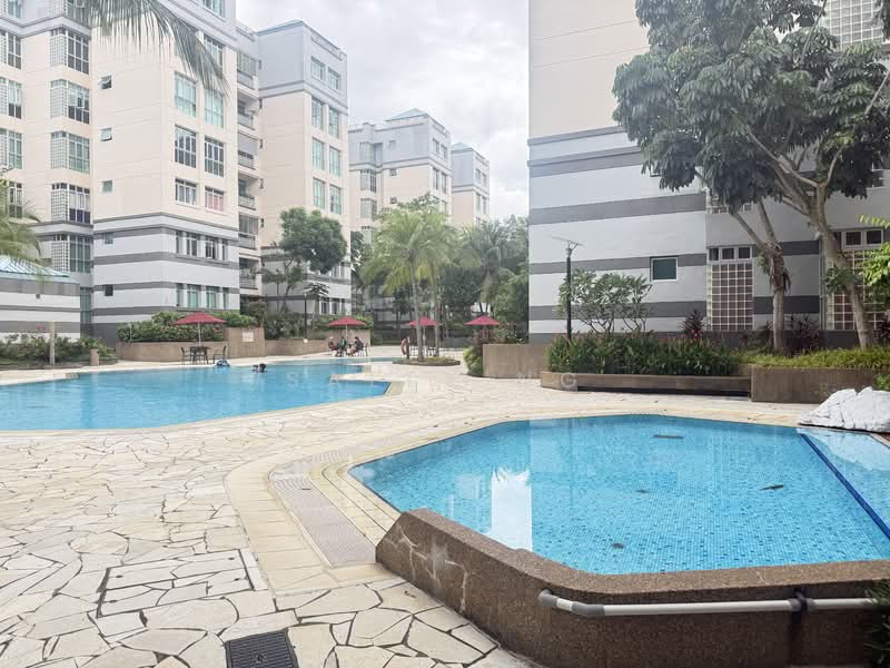 Avila Gardens, 19 Flora Road, 3 Bedrooms, 1,324 sqft, Condominium For Rent, by Sally Ng, 500127596 - Exterior - PropertyGuru.com.sg