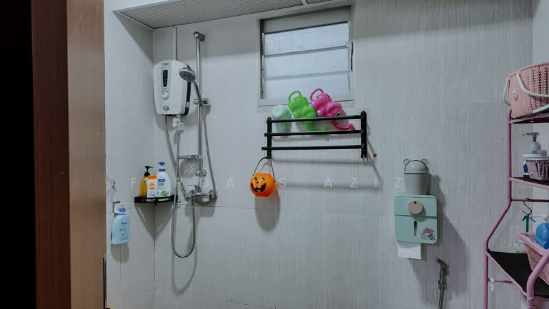 126D Canberra Street, 126D Canberra Street, 3 Bedrooms, 1,001 sqft, HDB Flat For Sale, by Firdaus Aziz, 500127598 - Bathroom - PropertyGuru.com.sg