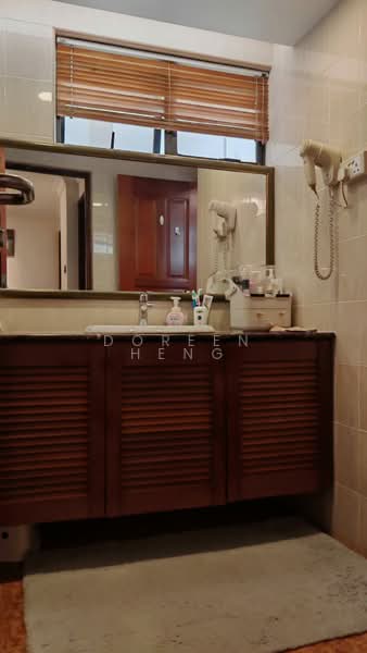 Bayshore Park, 60 Bayshore Road, 4 Bedrooms, 2,196 sqft, Condominium For Sale, by Doreen Heng, 500127616 - Bathroom - PropertyGuru.com.sg