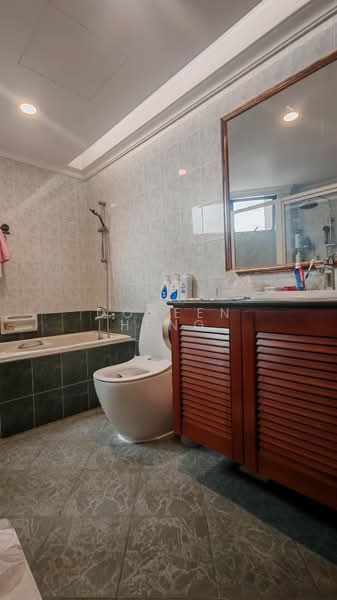 Bayshore Park, 60 Bayshore Road, 4 Bedrooms, 2,196 sqft, Condominium For Sale, by Doreen Heng, 500127616 - Bathroom - PropertyGuru.com.sg