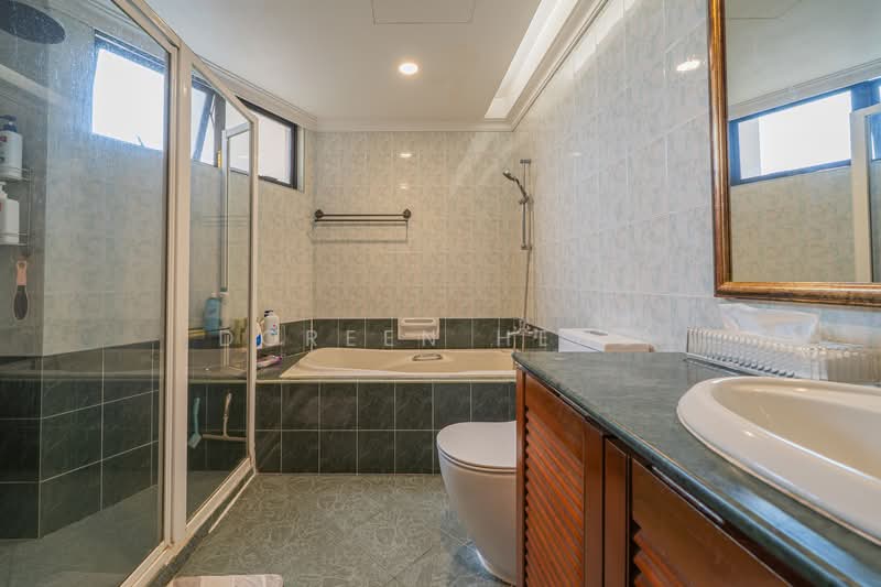 Bayshore Park, 60 Bayshore Road, 4 Bedrooms, 2,196 sqft, Condominium For Sale, by Doreen Heng, 500127616 - Bathroom - PropertyGuru.com.sg
