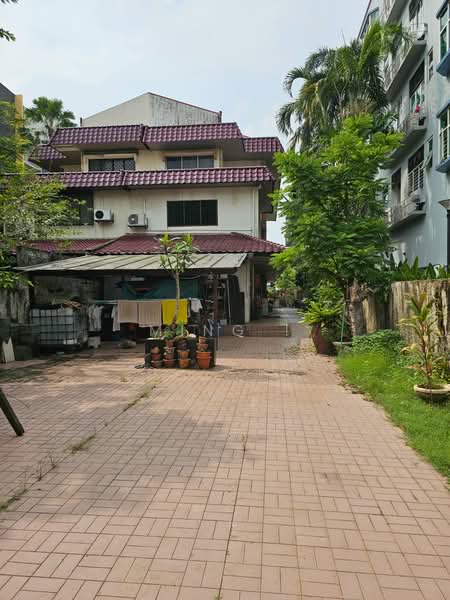 For Sale - Low psf! 3Stry! 1km Tao Nan!