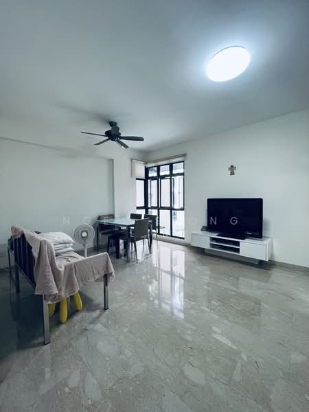 Yishun Sapphire, 40 Canberra Drive, 4 Bedrooms, 1,356 sqft, Condominium For Sale, by Ngee Siong Lim, 500127679 - Living Room - PropertyGuru.com.sg